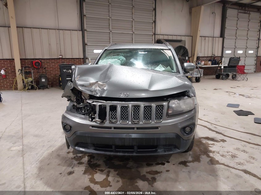 2014 Jeep Compass 2.0 Latitude grey Lot 111044323631 Vin 1C4NJCEA5ED624642