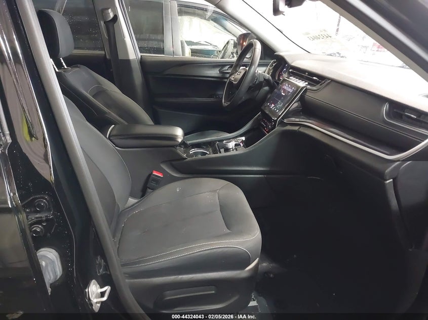 2023 Jeep Grand Cherokee L Laredo 4X4