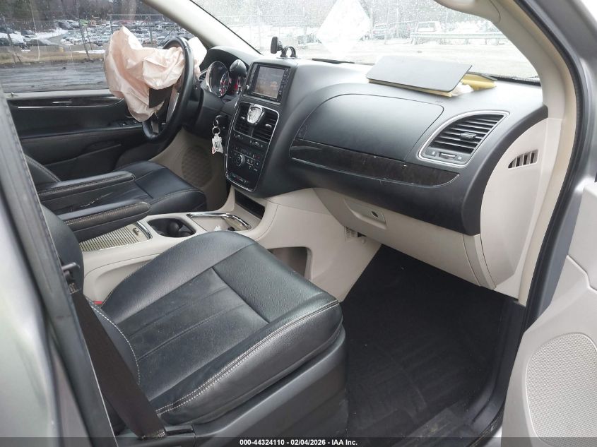 2013 Chrysler Town & Country Touring