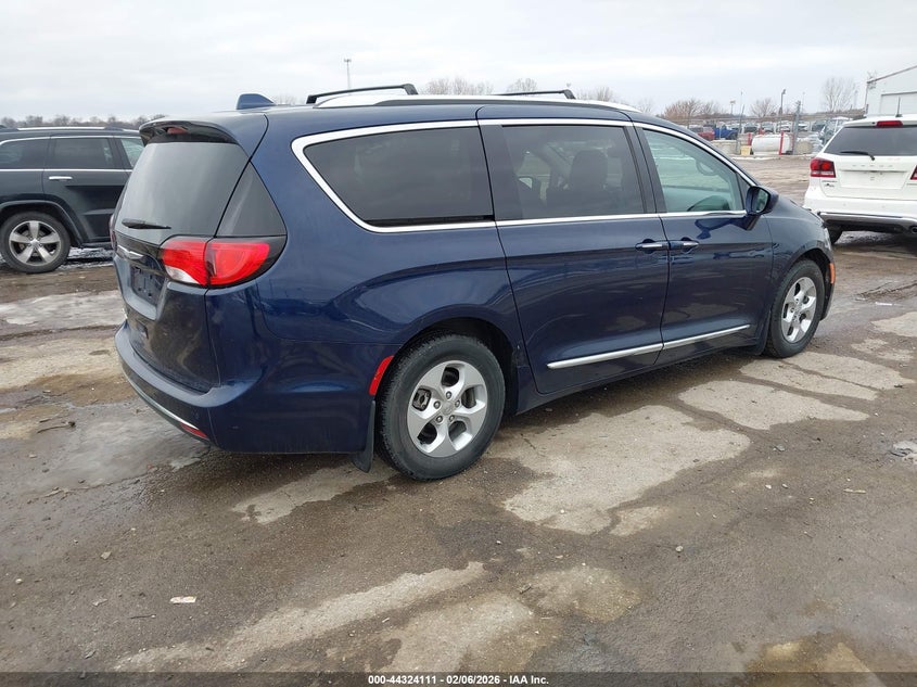 2017 Chrysler Pacifica Touring-L Plus