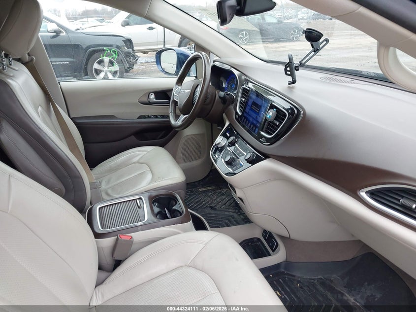 2017 Chrysler Pacifica Touring-L Plus