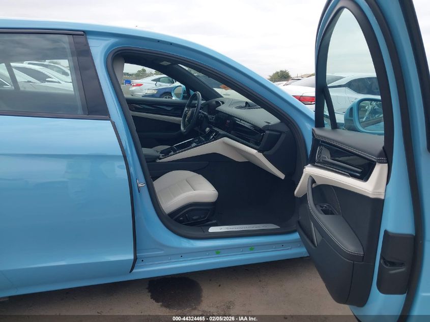 2025 Porsche Panamera E-Hybrid 4