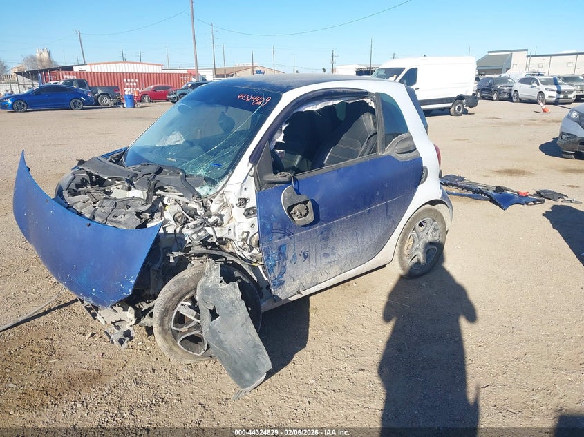 Vin: wmefj5daxgk061668, lot: 44821258, smart fortwo prime 20162