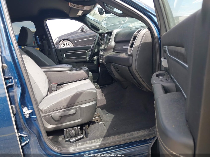 2024 Ram 2500 Big Horn 4X4 6'4 Box