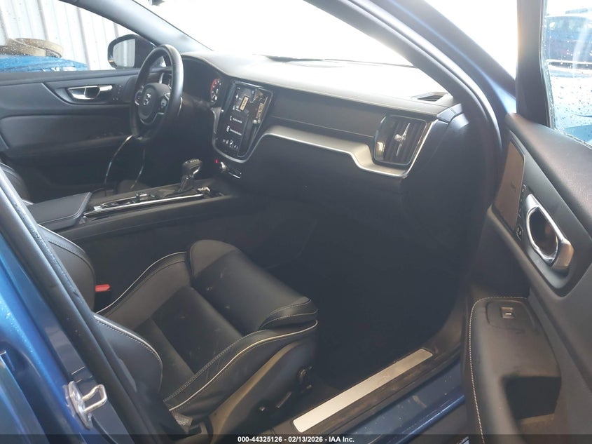 2020 Volvo S60 T6 R-Design