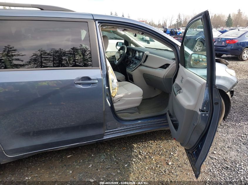 2015 Toyota Sienna Le 8 Passenger