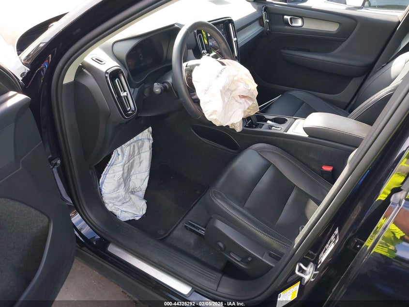 VIN YV4L12UK7R2285442 2024 VOLVO XC40 B5 CORE BRIGHT THEME/B5 CORE DARK THEME