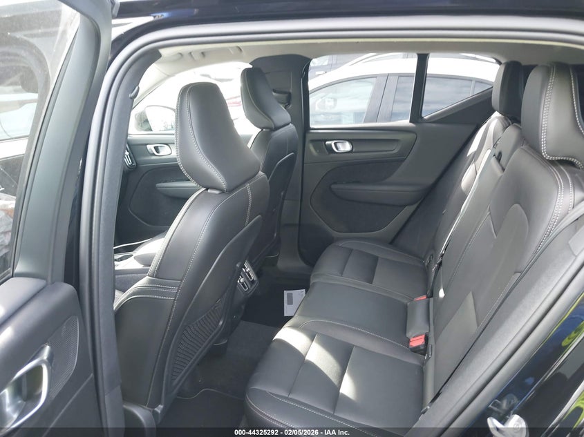 VIN YV4L12UK7R2285442 2024 VOLVO XC40 B5 CORE BRIGHT THEME/B5 CORE DARK THEME