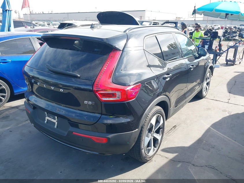 VIN YV4L12UK7R2285442 2024 VOLVO XC40 B5 CORE BRIGHT THEME/B5 CORE DARK THEME