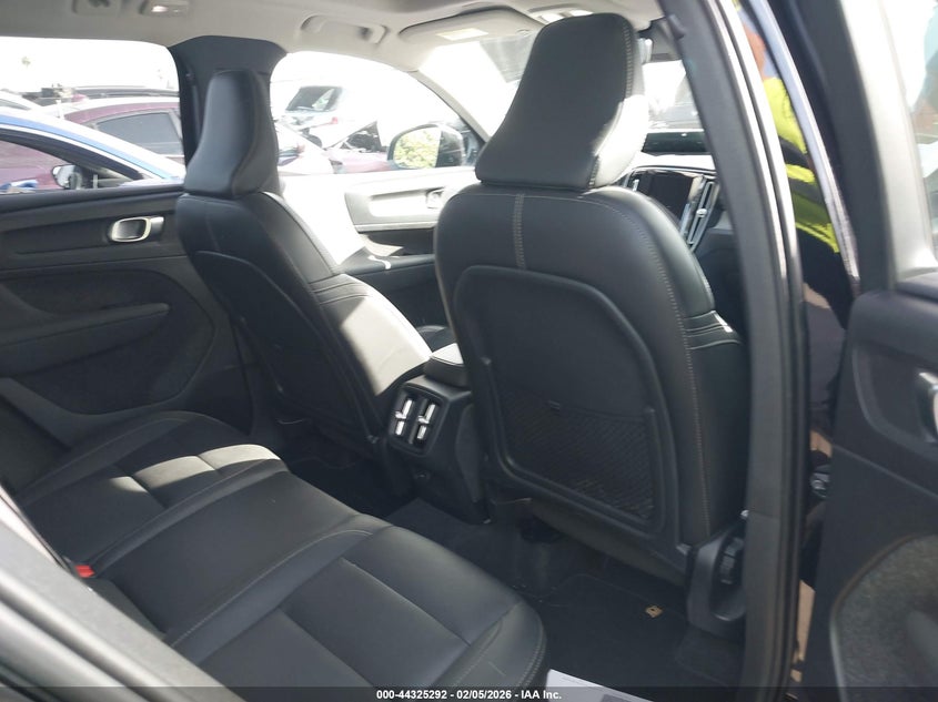 VIN YV4L12UK7R2285442 2024 VOLVO XC40 B5 CORE BRIGHT THEME/B5 CORE DARK THEME