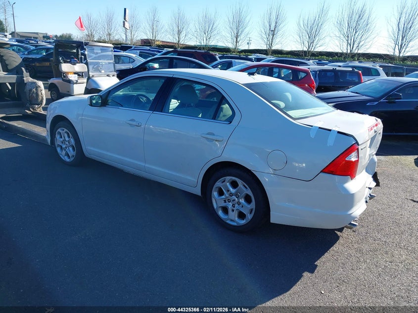 Vin: 3fahp0hg1br337933, lot: 44821795, ford fusion se 20113