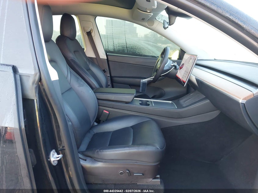 2021 Tesla Model Y Standard Range Rear-Wheel Drive