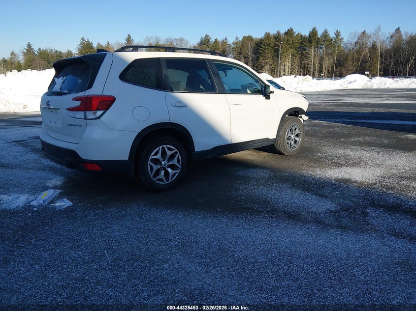 2024 Subaru Forester Premium