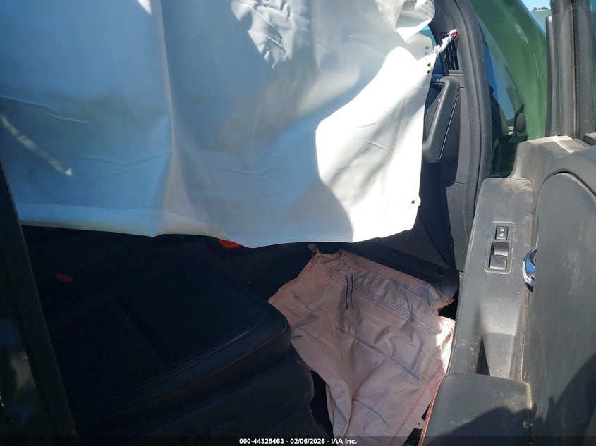 2025 Nissan Frontier Pro-4X 4X4