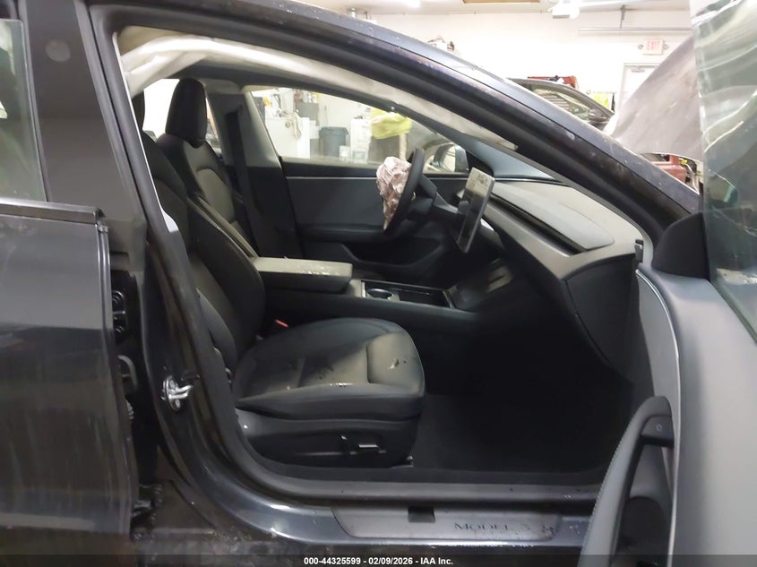 2025 Tesla Model 3 Long Range Rear-Wheel Drive/Standard Rear-Wheel Drive