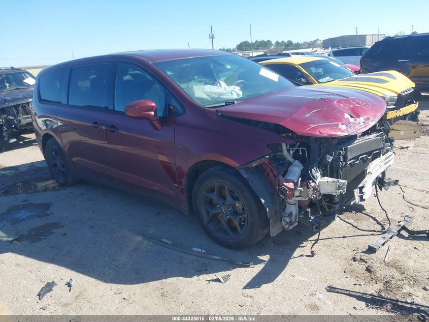 2018 Chrysler Pacifica Touring Plus