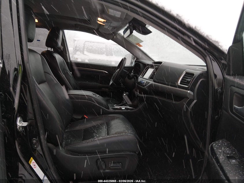 2019 Toyota Highlander Limited Platinum