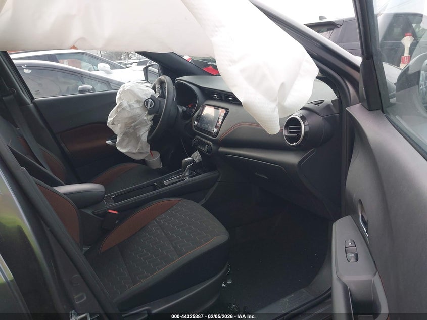 2024 Nissan Kicks Sr Xtronic Cvt