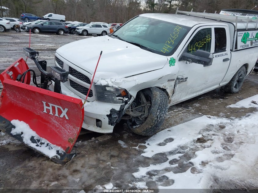 2019 Ram 1500 Classic Express 4X4 6'4 Box