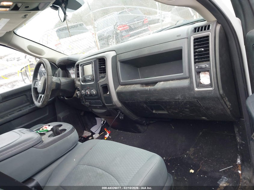 2019 Ram 1500 Classic Express 4X4 6'4 Box