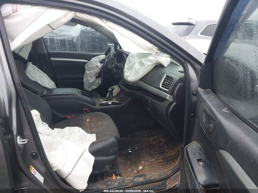 2015 Toyota Highlander Le Plus V6