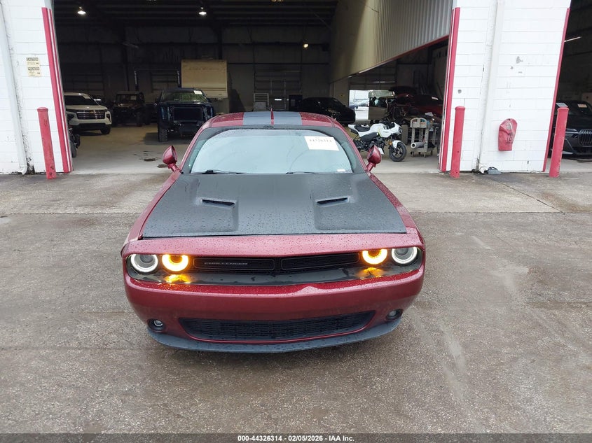 VIN 2C3CDZAG8JH229108 2018 DODGE CHALLENGER SXT
