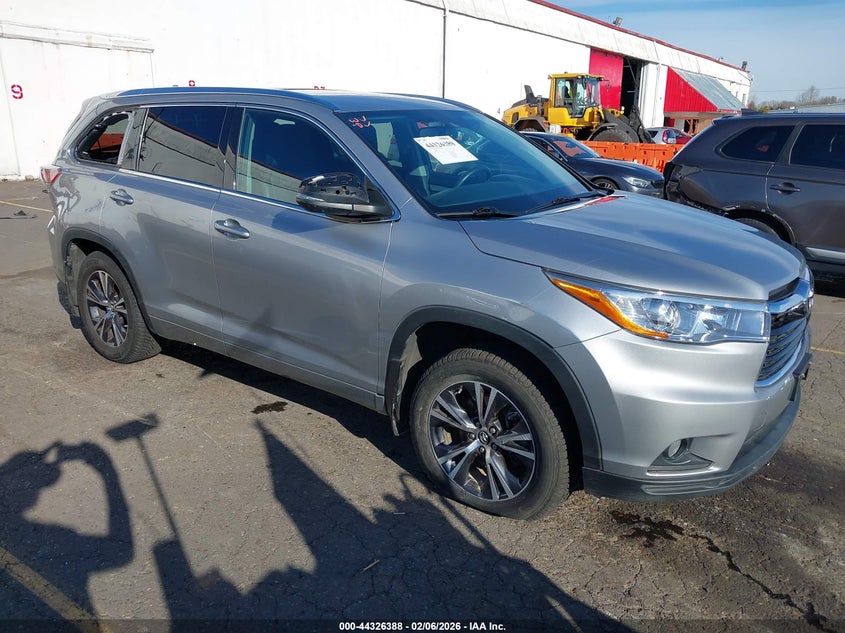 2016 Toyota Highlander Xle V6