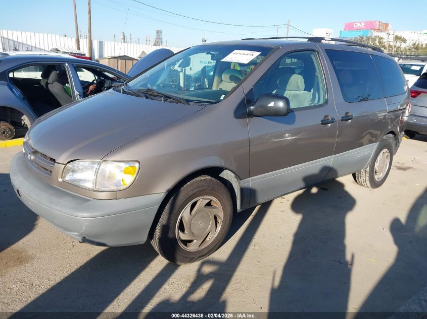 1999 Toyota Sienna Le