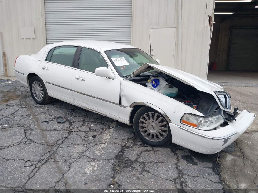 2003 Lincoln Town Car Executive