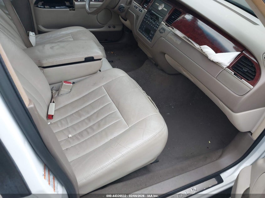 2003 Lincoln Town Car Executive