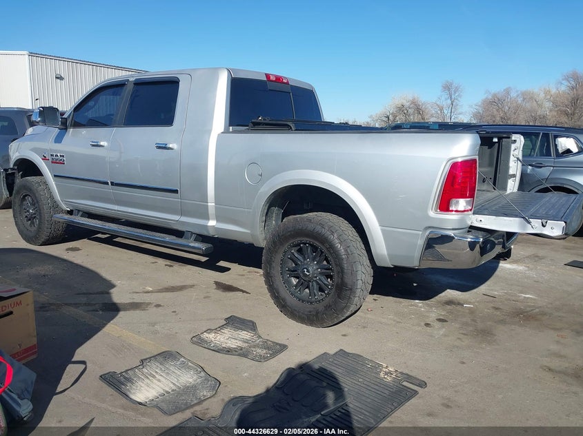 3C63R3MLXDG597319 2013 Ram 3500 Ram Laramie silver
