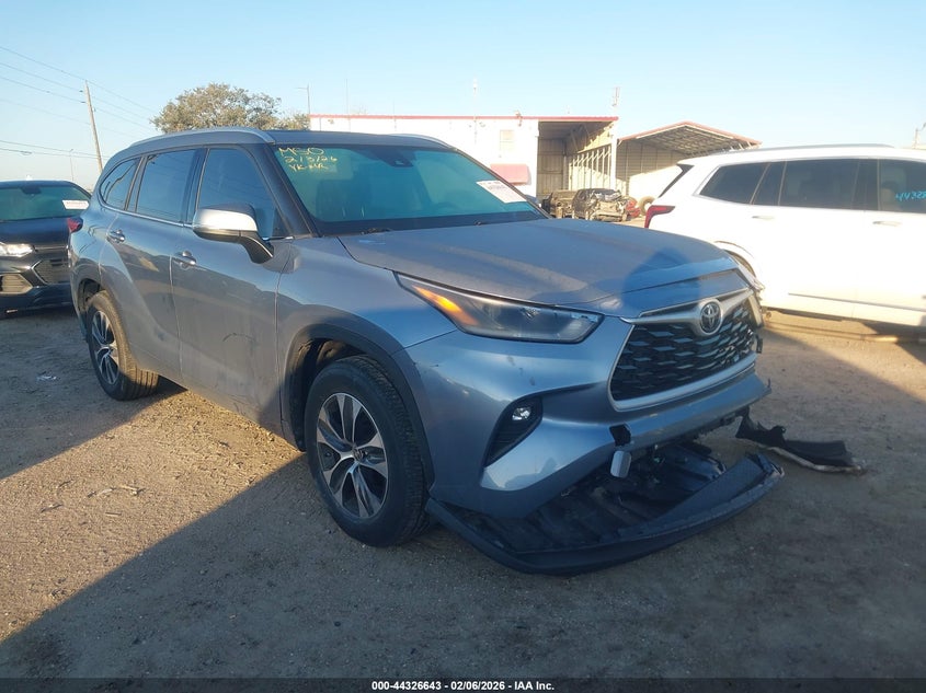 2021 Toyota Highlander Xle