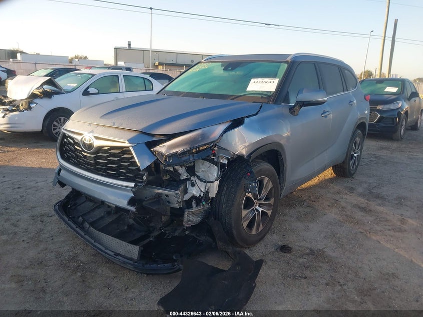 2021 Toyota Highlander Xle