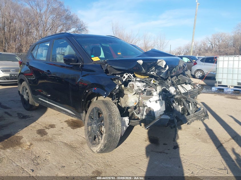 2023 NISSAN KICKS auction photo 1