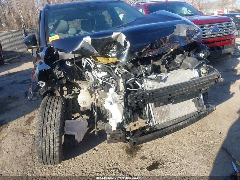 2023 NISSAN KICKS auction photo 6