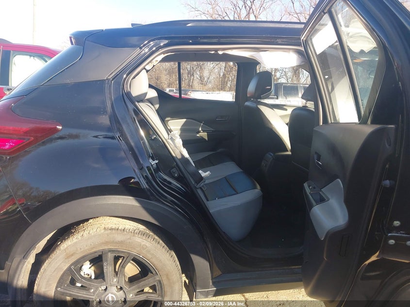 2023 NISSAN KICKS auction photo 8