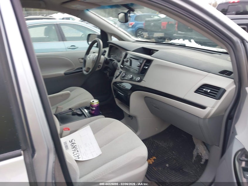 2011 Toyota Sienna Le V6