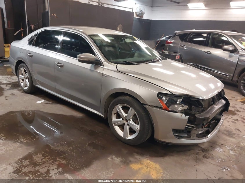 2014 Volkswagen Passat 1.8T Wolfsburg Edition