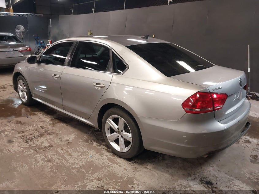 2014 Volkswagen Passat 1.8T Wolfsburg Edition