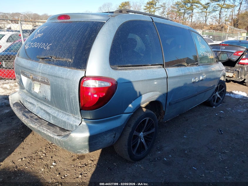 2005 Chrysler Town & Country