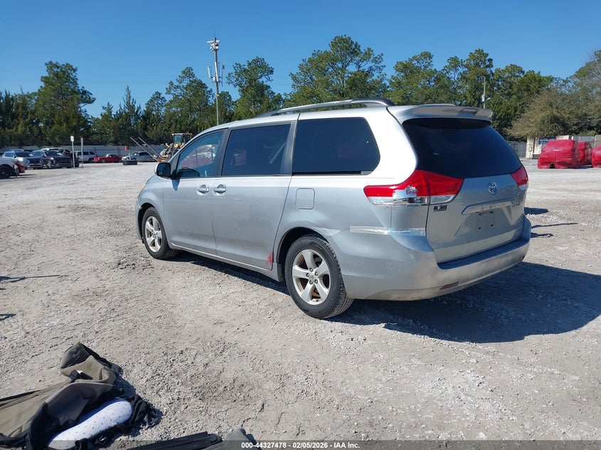 2011 Toyota Sienna Le V6
