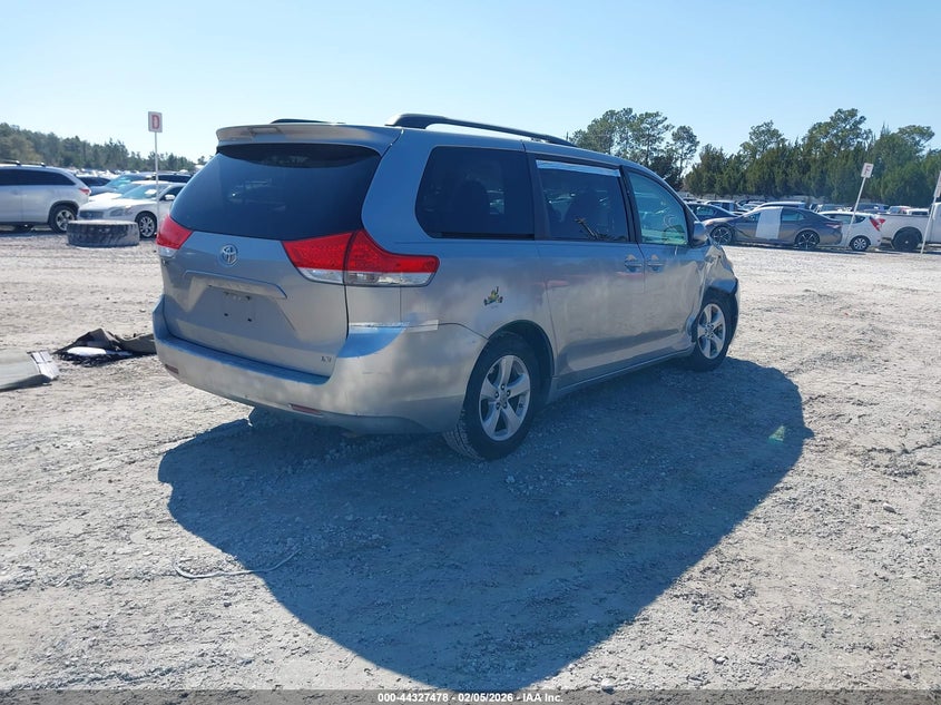 2011 Toyota Sienna Le V6
