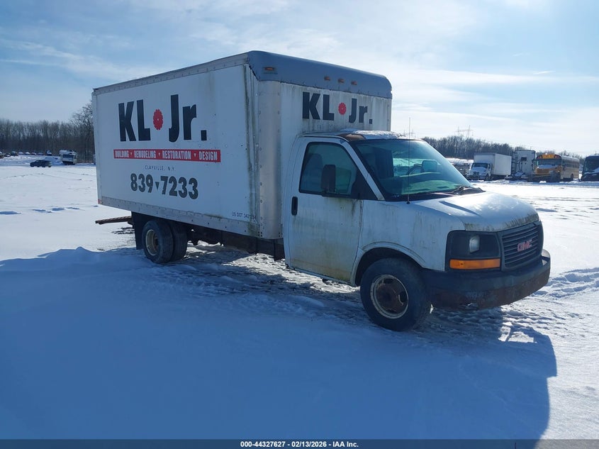 2004 GMC Savana Cutaway Standard W/C7L/C7N