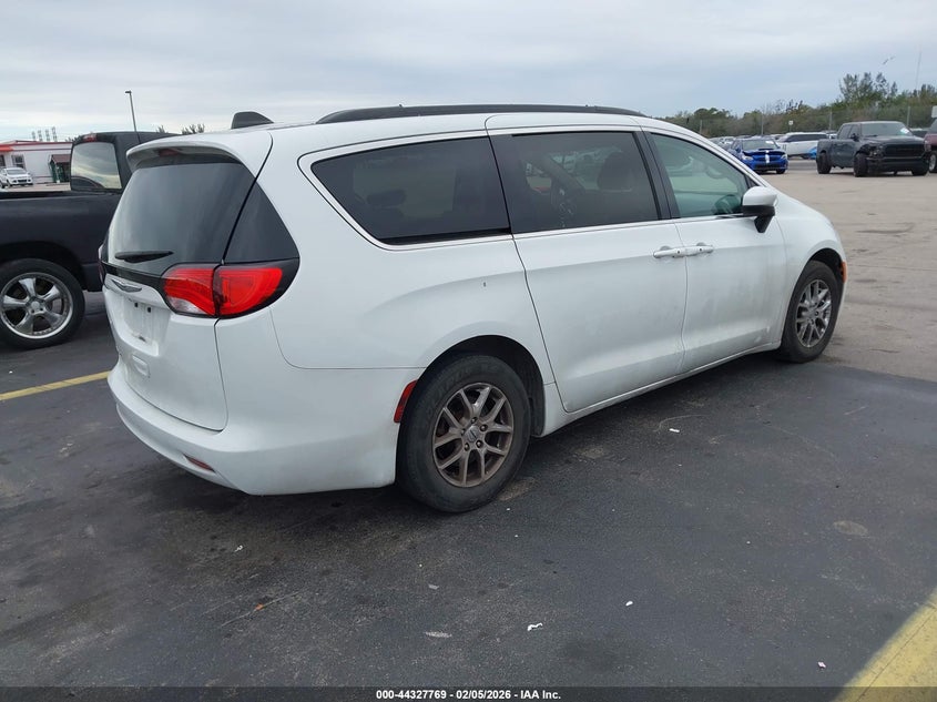 2021 Chrysler Voyager Lxi