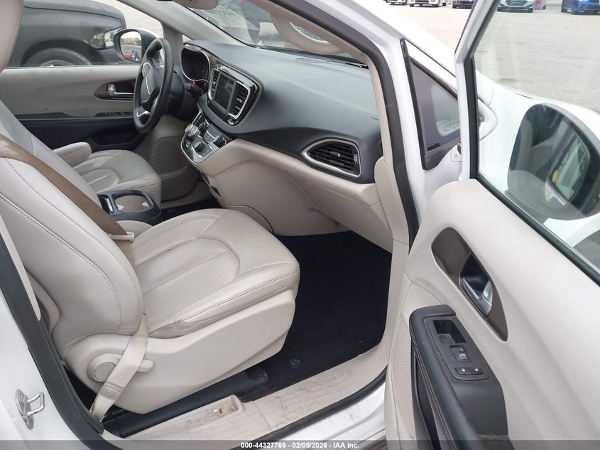 2021 Chrysler Voyager Lxi