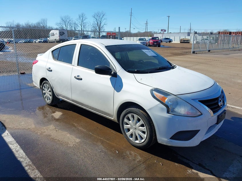 2019 Nissan Versa 1.6 S+