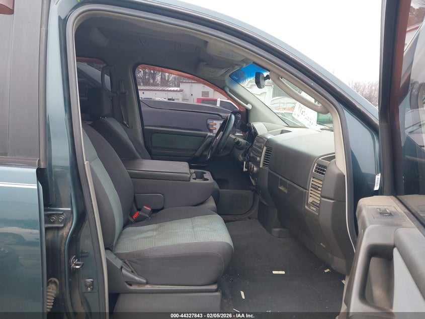 2004 Nissan Titan Se