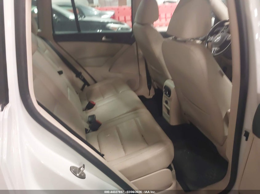 VIN WVGRV7AX9HK003259 2017 VOLKSWAGEN TIGUAN 2.0T WOLFSBURG EDITION