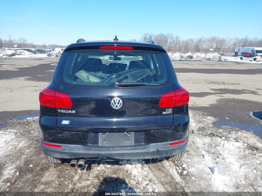 2017 Volkswagen Tiguan 2.0T S VIN: WVGBV7AX5HK001963 Lot: 44327947