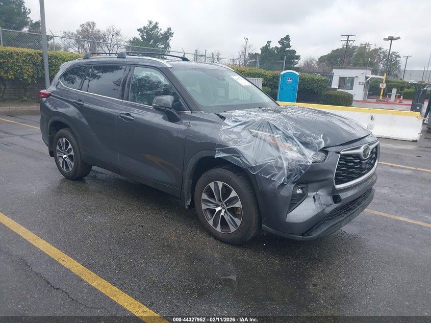 Vin: 5tdhzrah0ls508424, lot: 44824381, toyota highlander xle 2020 img_1